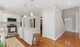 23 Whipple Rd, Glocester, RI 02814