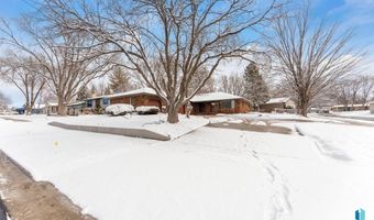 328 S 3rd Ave, Brandon, SD 57005