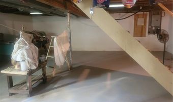 984 Roseland Rd, Alliance, OH 44601