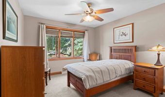 1900 E ORCHARD BLOSSOM Dr, Appleton, WI 54915