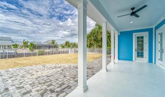 5718 SEA TURTLE Pl, Apollo Beach, FL 33572