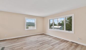 21 Moonlight Dr, Barre, VT 05641