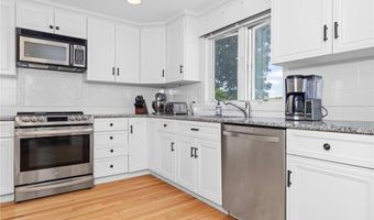 331 Third Beach Rd, Middletown, RI 02842