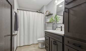 1209 Kettering Dr, Aberdeen, SD 57401