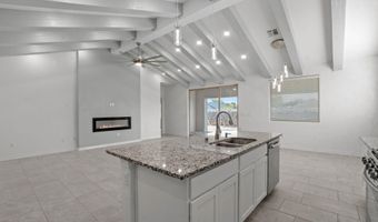 484 PLATEAU Dr, Socorro, TX 79927