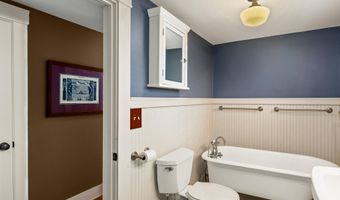 12 Ashley Dr, Belfast, ME 04915