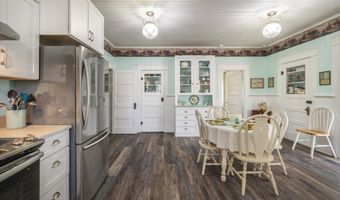830 DIVISION St SE, Bandon, OR 97411
