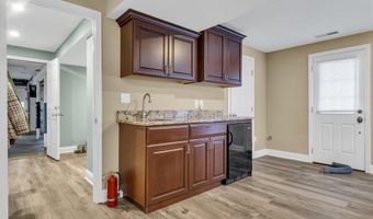 26 Crest Rd, Middletown, NJ 07748