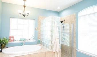 110 Lake Ridge Dr, Baxley, GA 31513