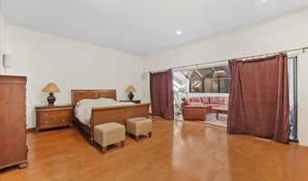 10 Morley Ct, Albertson, NY 11507