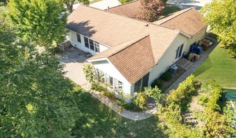 721 Brentwood Ct, Algonquin, IL 60102