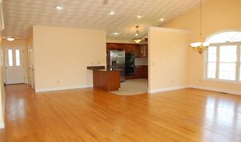 8 Sweet Corn Dr, Cranston, RI 02921