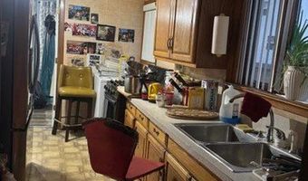 11 Hatcher Ct, Amityville, NY 11701