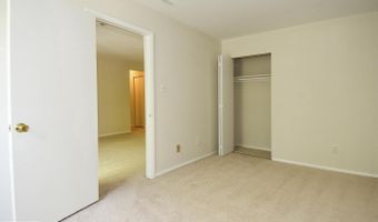 3302 WOODBURN VILLAGE Dr 23, Annandale, VA 22003