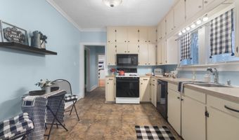 203 5th St, Abbeville, LA 70510