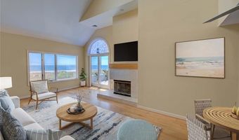 204 BELLEVUE Ct 204, Narragansett, RI 02882