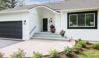 3999 Edmonton Ct, Ann Arbor, MI 48103
