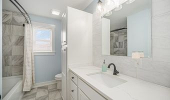 1749 Fairview Dr, Allegan, MI 49010