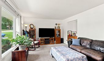 303 RIDGE St, Algonquin, IL 60102