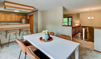 5514 Meadowood Dr, Fitchburg, WI 53711