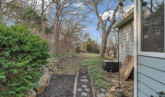 731 E 1100 Rd, Baldwin City, KS 66006