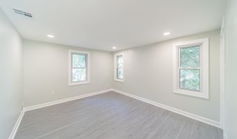 901 Palmer Ave, Holmdel, NJ 07733