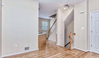 5832 COWLING Ct, Alexandria, VA 22304