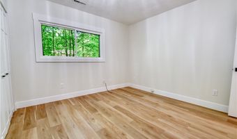 19121 Brewster Rd, Aurora, OH 44202