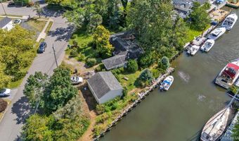 7 Swartout Pl, Amityville, NY 11701