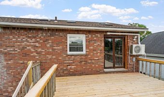 7 Hemlock Ln, Albany, NY 12208