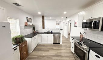 808 12th St, Abernathy, TX 79311