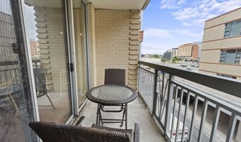 1020 HIGHLAND St N 413, Arlington, VA 22201