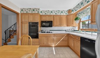 89 S Clarendon Ave, Addison, IL 60101