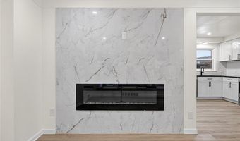 8664 Louise Ave, Allen Park, MI 48101