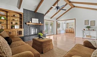 2208 Hickory Dr, Ardmore, OK 73401