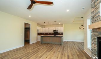 1018 Bluestem Cir, Baldwin City, KS 66006
