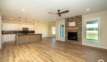 1018 Bluestem Cir, Baldwin City, KS 66006