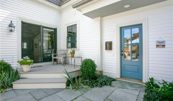 131 Eustis Ave, Newport, RI 02840