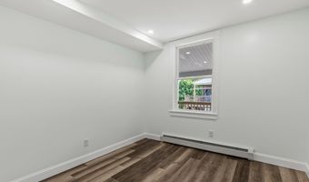 38 Newbury St, Auburn, ME 04210