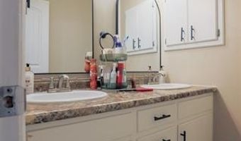 6108 Cornell Dr, Bartlesville, OK 74006