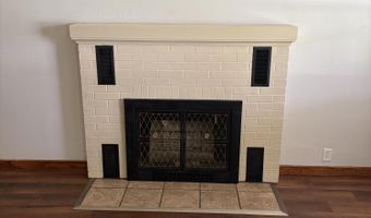 417 S Lincoln Ave, Aurora, MO 65605