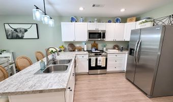 1018 N Sherman Dr, Blue Springs, MS 38828