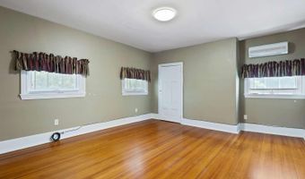 110 N MAIN St, Camden, DE 19934