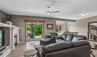 1906 SE Snowberry Ln, Ankeny, IA 50021