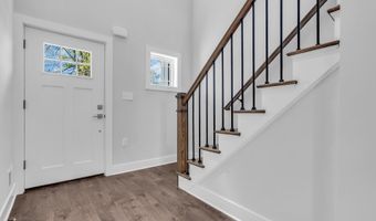 512 Seaman Ave, Beachwood, NJ 08722