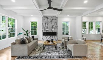 910 Everett Pl, Charlotte, NC 28205