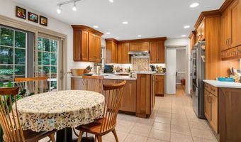 44 Tall Tree Rd, Middletown, NJ 07748