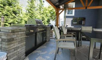 26 Oneil St, Bergenfield, NJ 07621