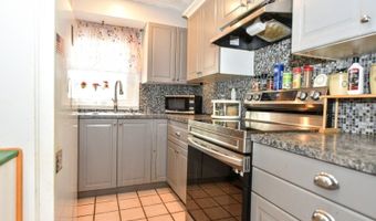 435 Northern Pkwy, Villas, NJ 07450