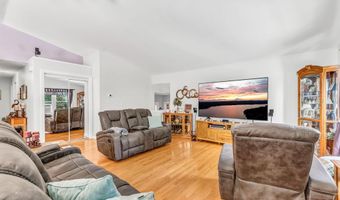 1391 Turner St, Auburn, ME 04210